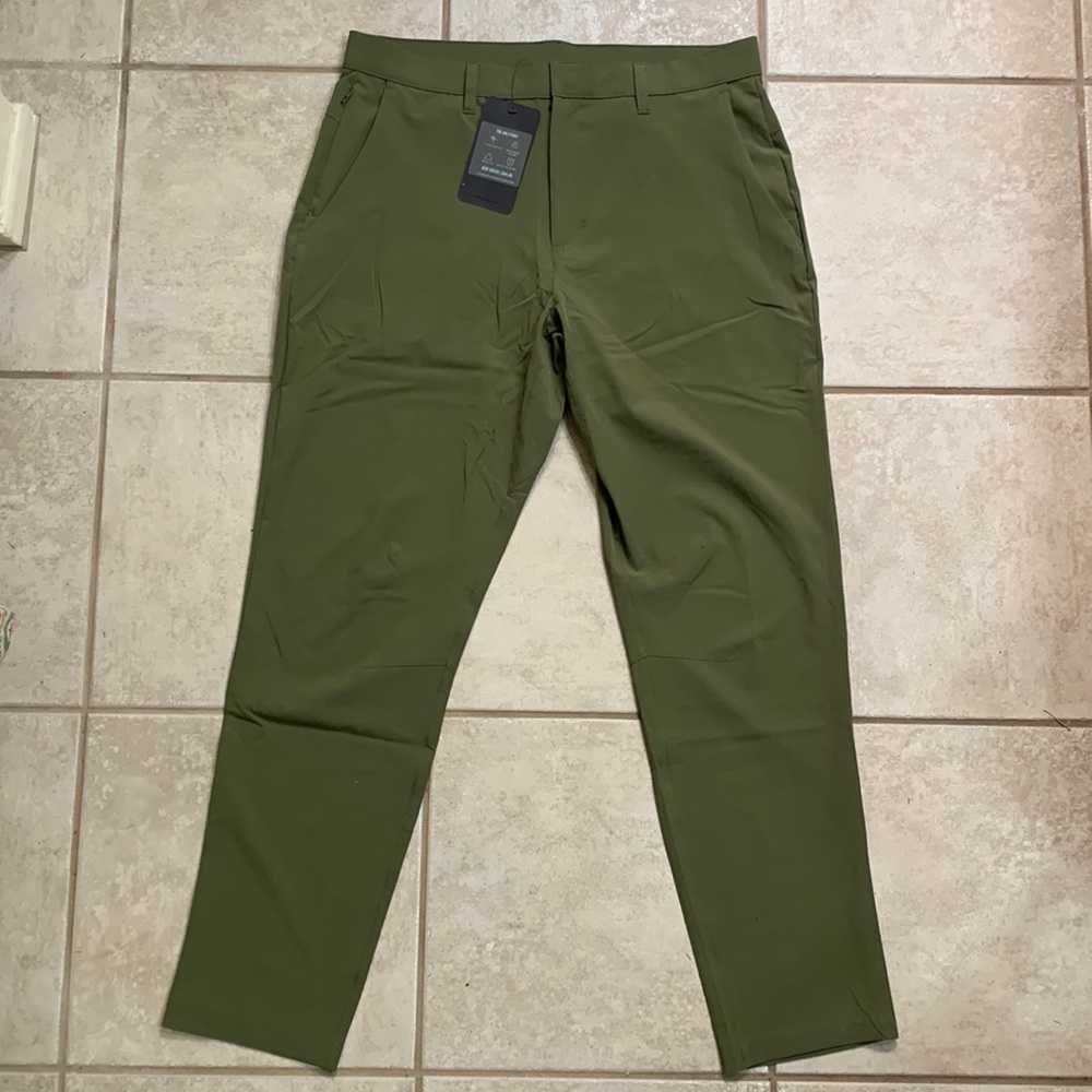 Fabletics - The Only pant in moss green.